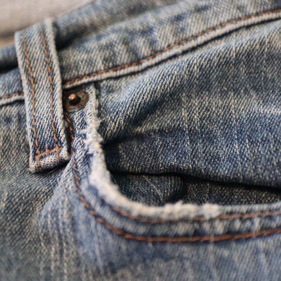 Levi's Curvy Fit Boot Leg Denim Blue Jeans Size 12 - Picture 6 of 16